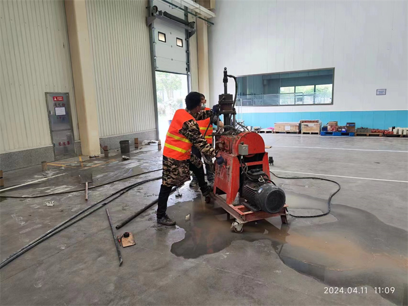 合作厂房地面下沉塌陷注浆加固施工